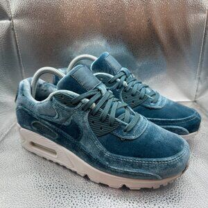 Size 8 Nike Air‎ Max 90 Lucky Charm Womens Ash Green Athletic Sneaker DO2194-001